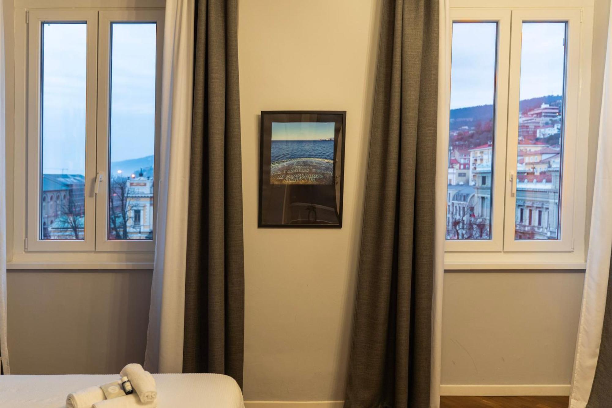 Sofia Residence Stazione Триест Екстериор снимка