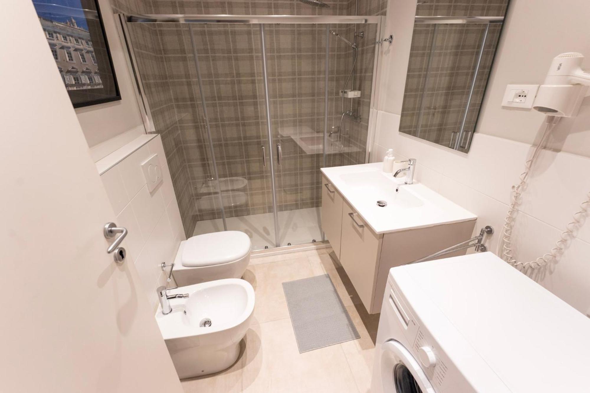 Sofia Residence Stazione Триест Екстериор снимка