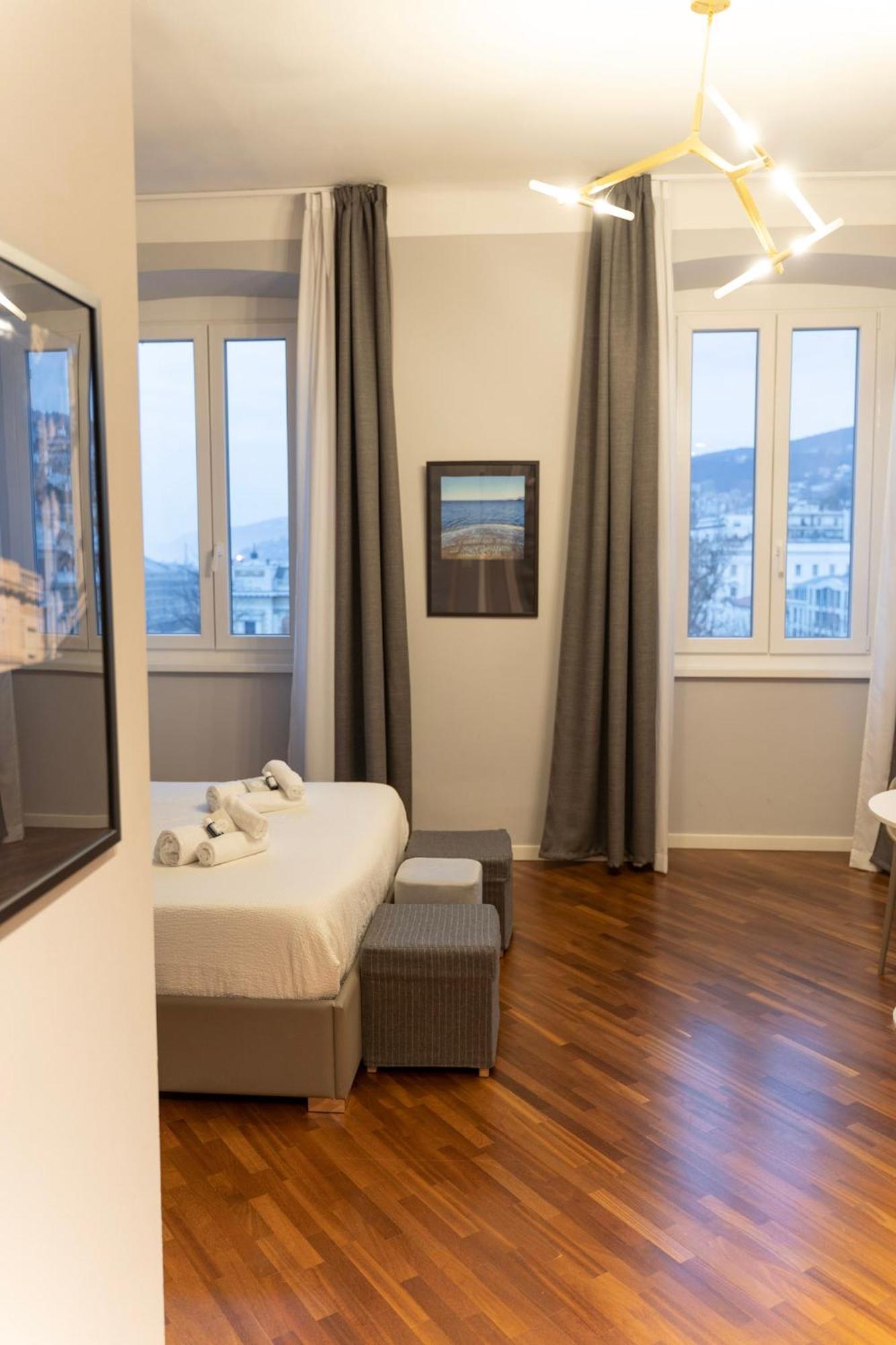 Sofia Residence Stazione Триест Екстериор снимка