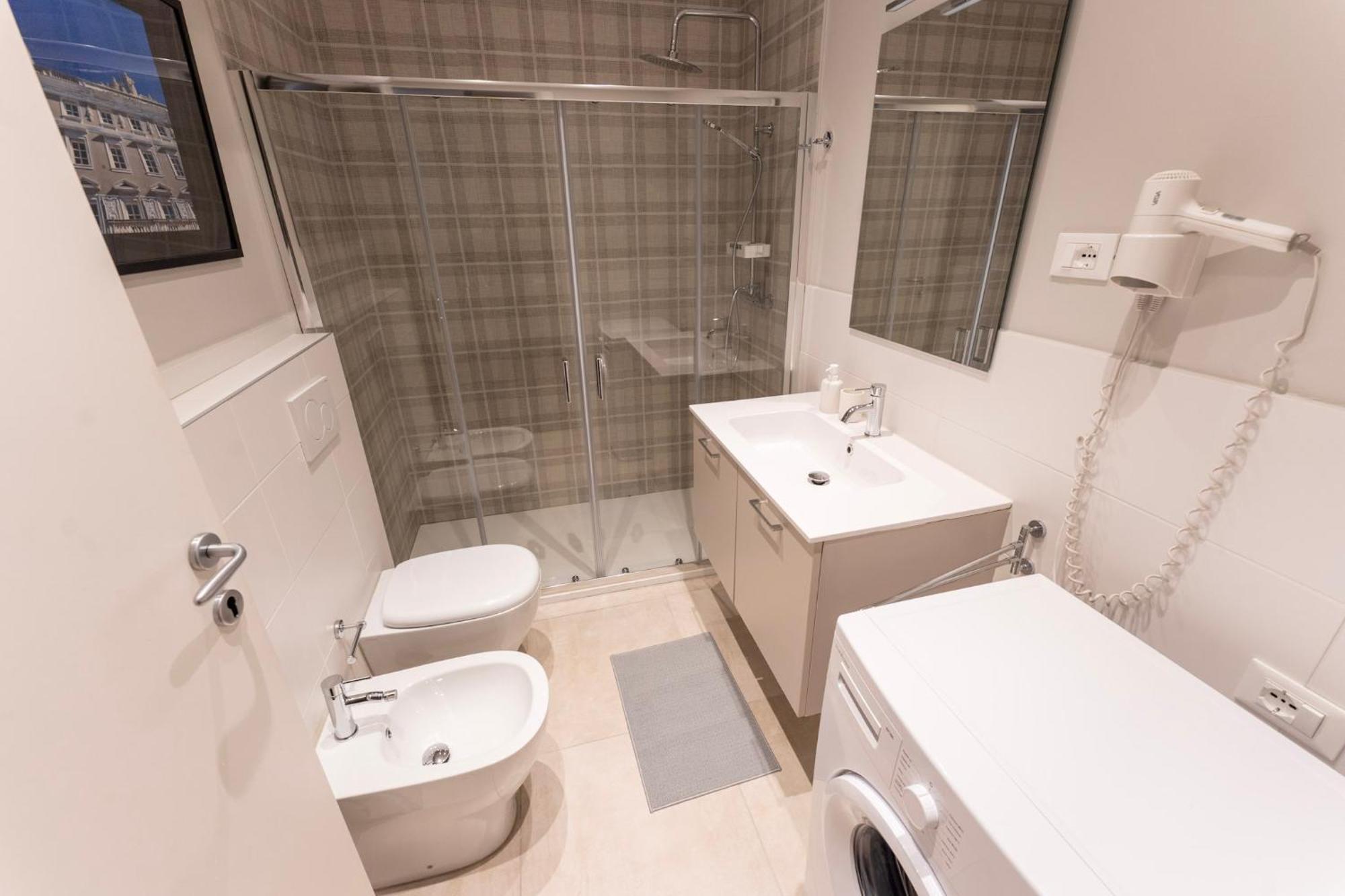 Sofia Residence Stazione Триест Екстериор снимка