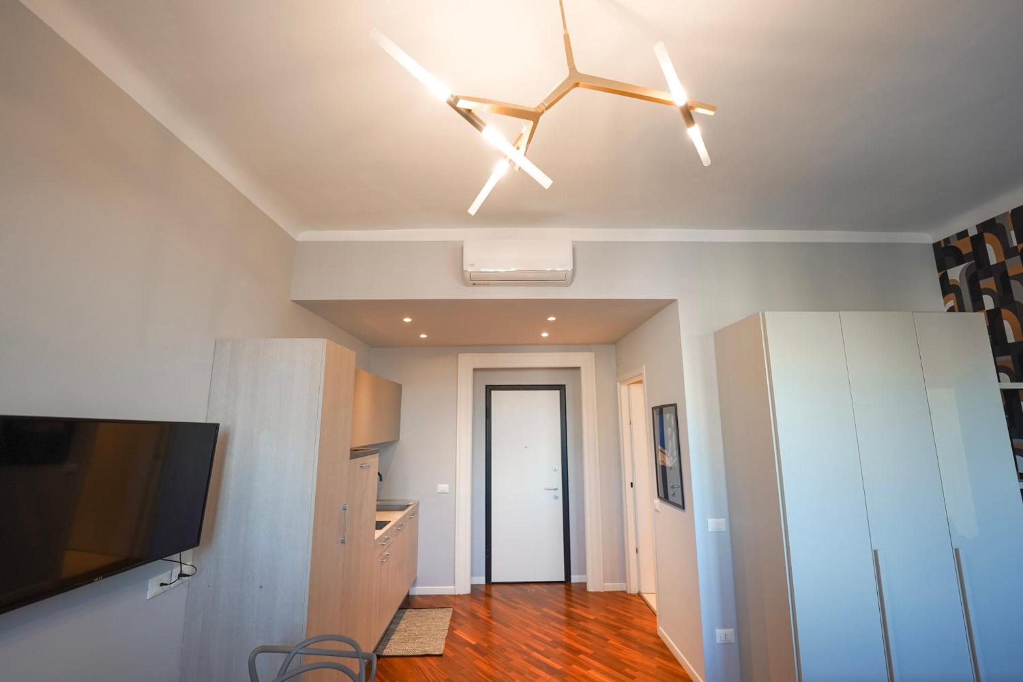 Sofia Residence Stazione Триест Екстериор снимка