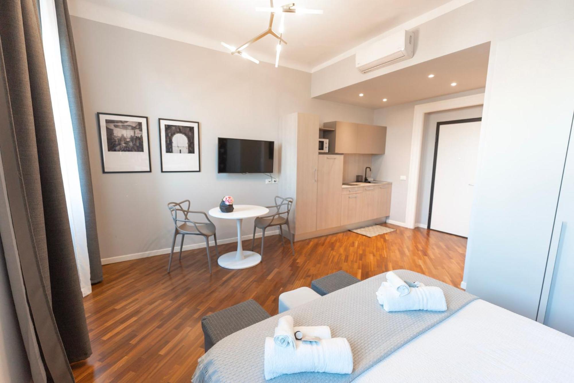 Sofia Residence Stazione Триест Екстериор снимка